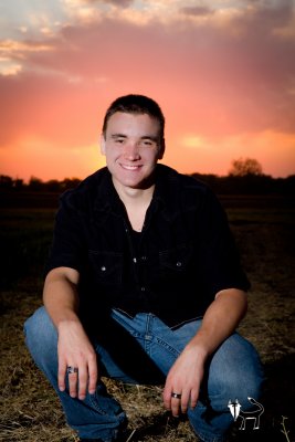 senior pictures at sunset